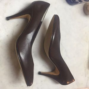 Cute comfortable brown pumps
